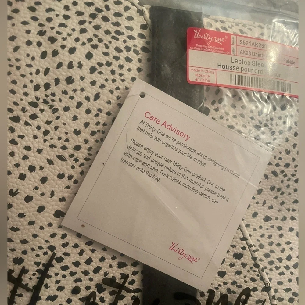 Thirty-One Dainty Black & White Speckled Laptop/Tablet Sleeve Case
